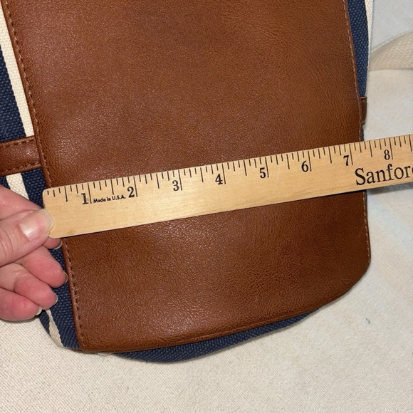 Navy Stripe Weekend/Carry On Travel Bag Canvas Nautical Beachy Adjustable Straps - Picture 6 of 11